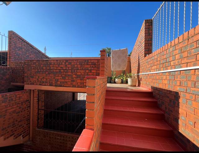 3 BEDROOM DUPLEX FOR SALE IN ISIPINGO HILLS